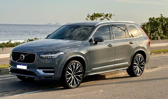 VOLVO XC90 2.0 T8 HYBRID MOMENTUM AWD GEARTRONIC